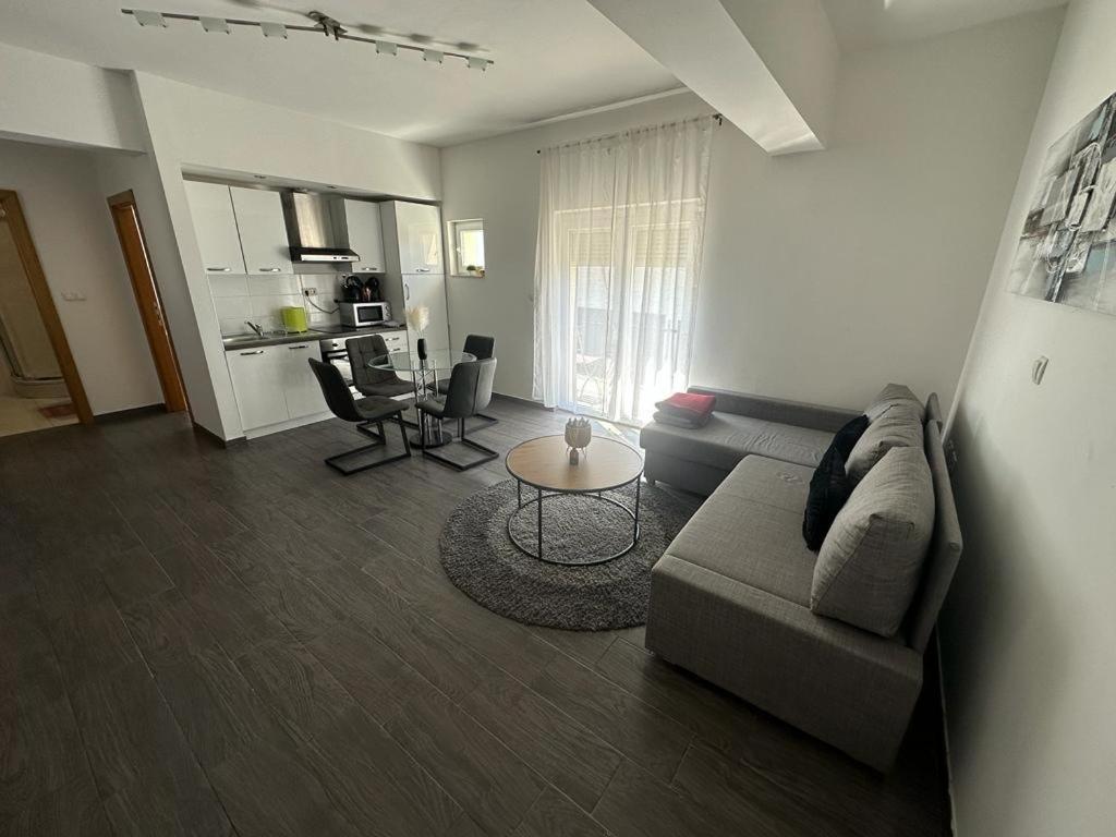 Maris Apartman Gospić Kültér fotó